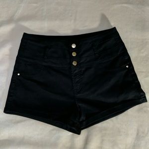 Refuge Size 8 Black High Waisted Shorts